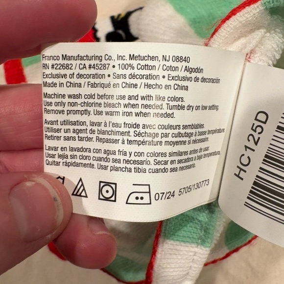 Hello Kitty & Friends Christmas hand towels, set of 2, NWOT - Picture 6 of 8